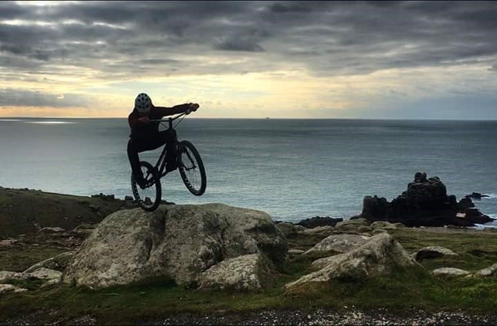 Cornish pro rider Rich Pearson rock-hopping at Land’s End - photo © Rich Pearson - Heatsink Bikes - Dewerstone