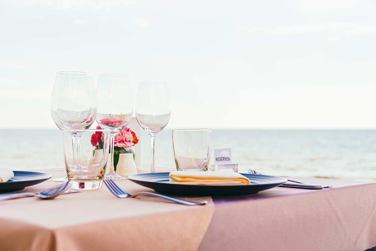 sea-view-dining